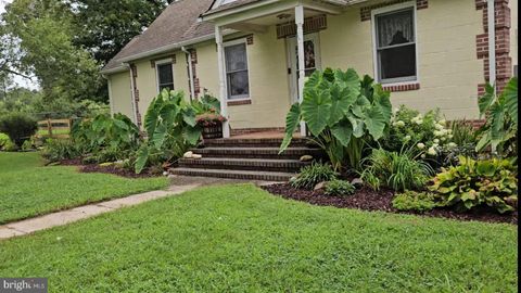 2033 COURTHOUSE ROAD HEATHSVILLE VA 22473