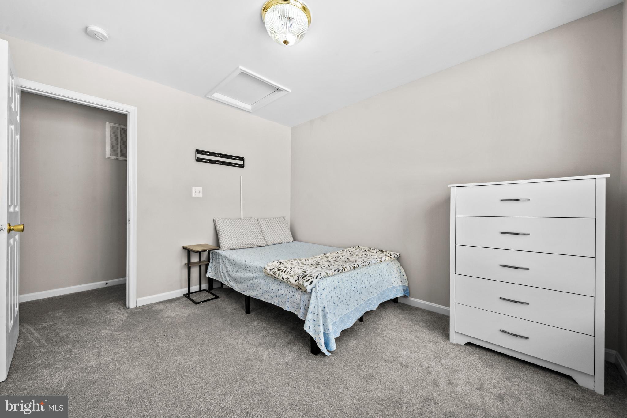 SALEM FIELDS - Residential