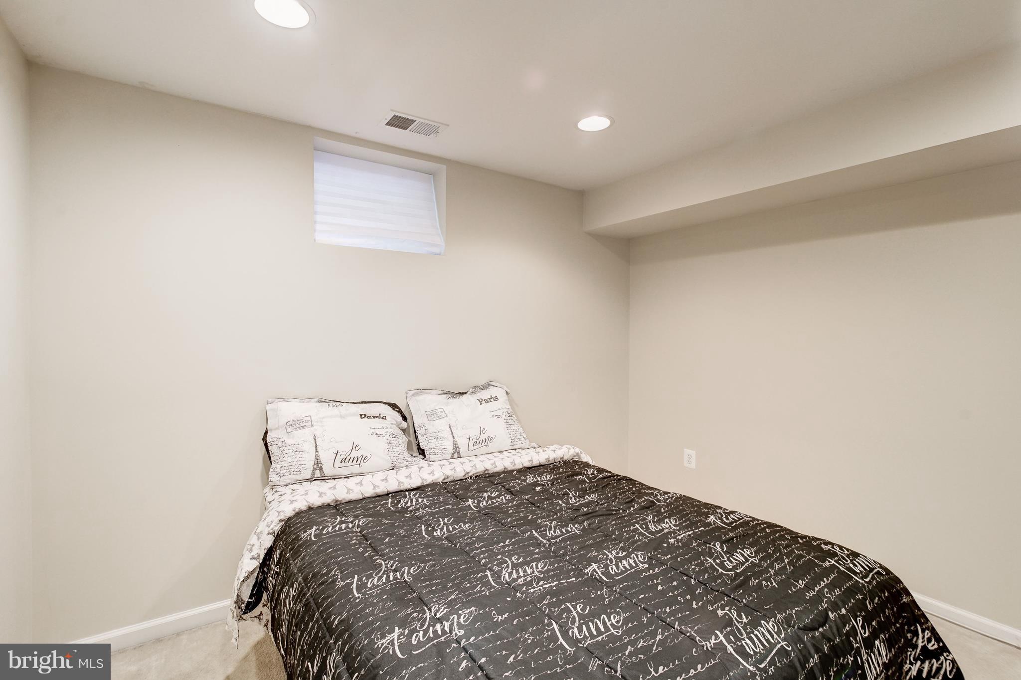 VILLAGE AT MOUNT GILEAD - Residential Lease