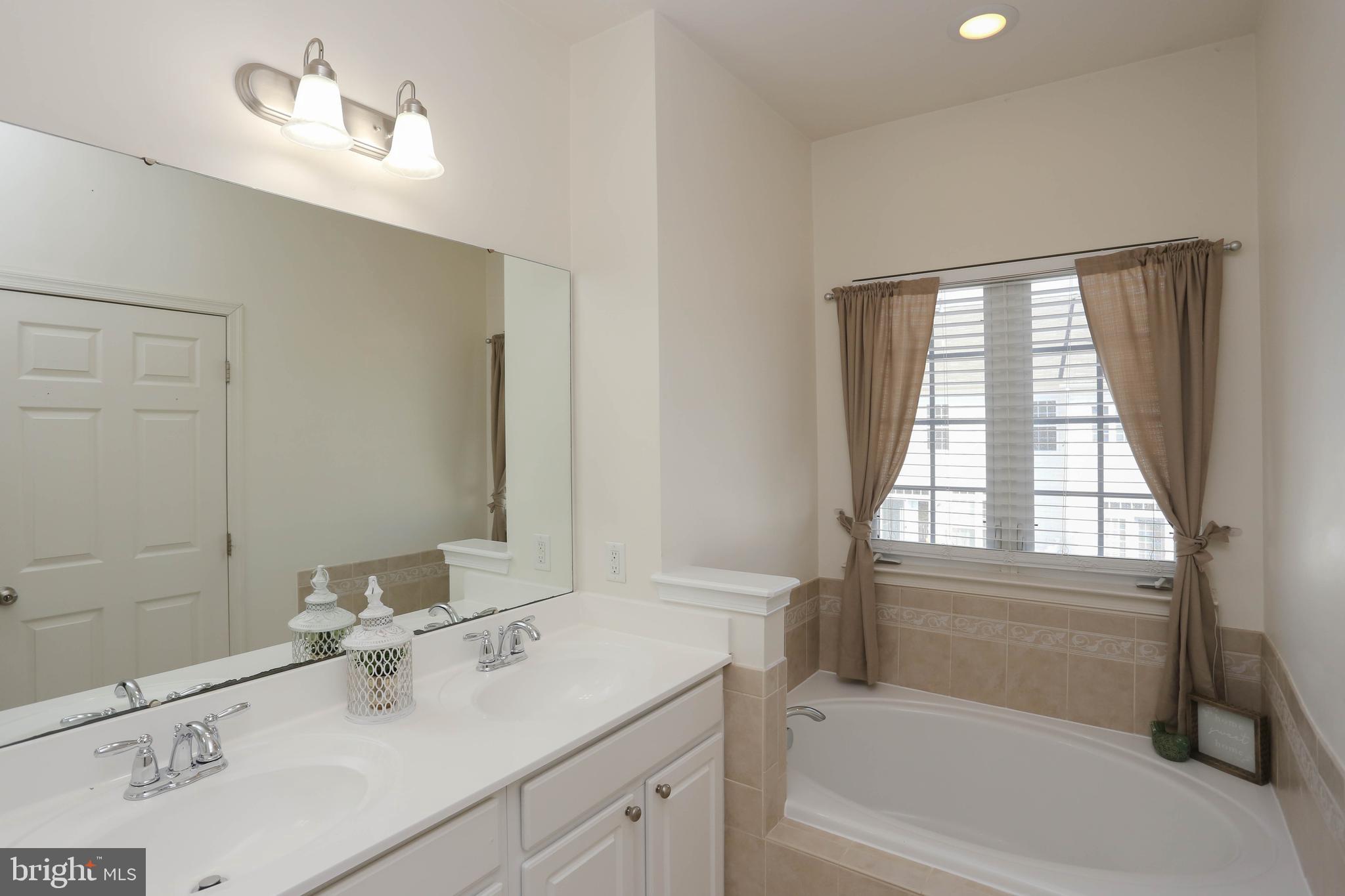 VILLAGES OF DORCHESTER - Residential Lease