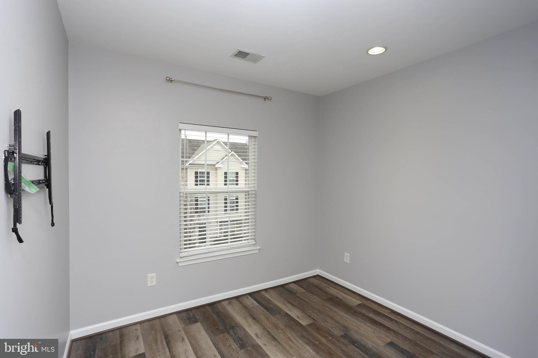 VILLAGES OF DORCHESTER - Residential Lease