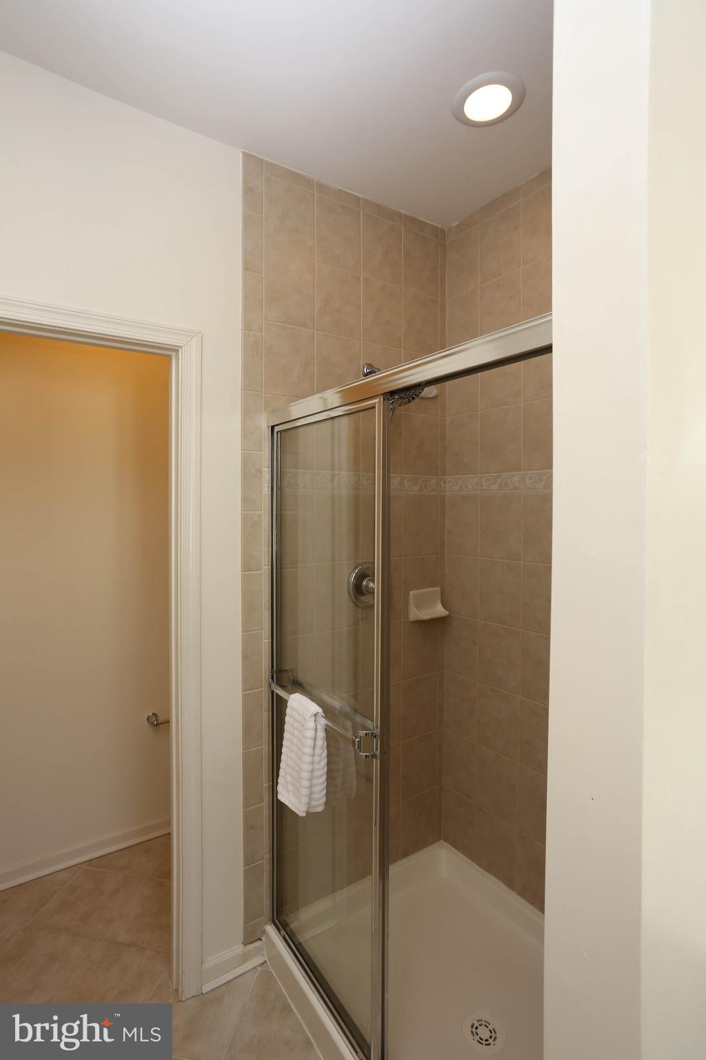 VILLAGES OF DORCHESTER - Residential Lease