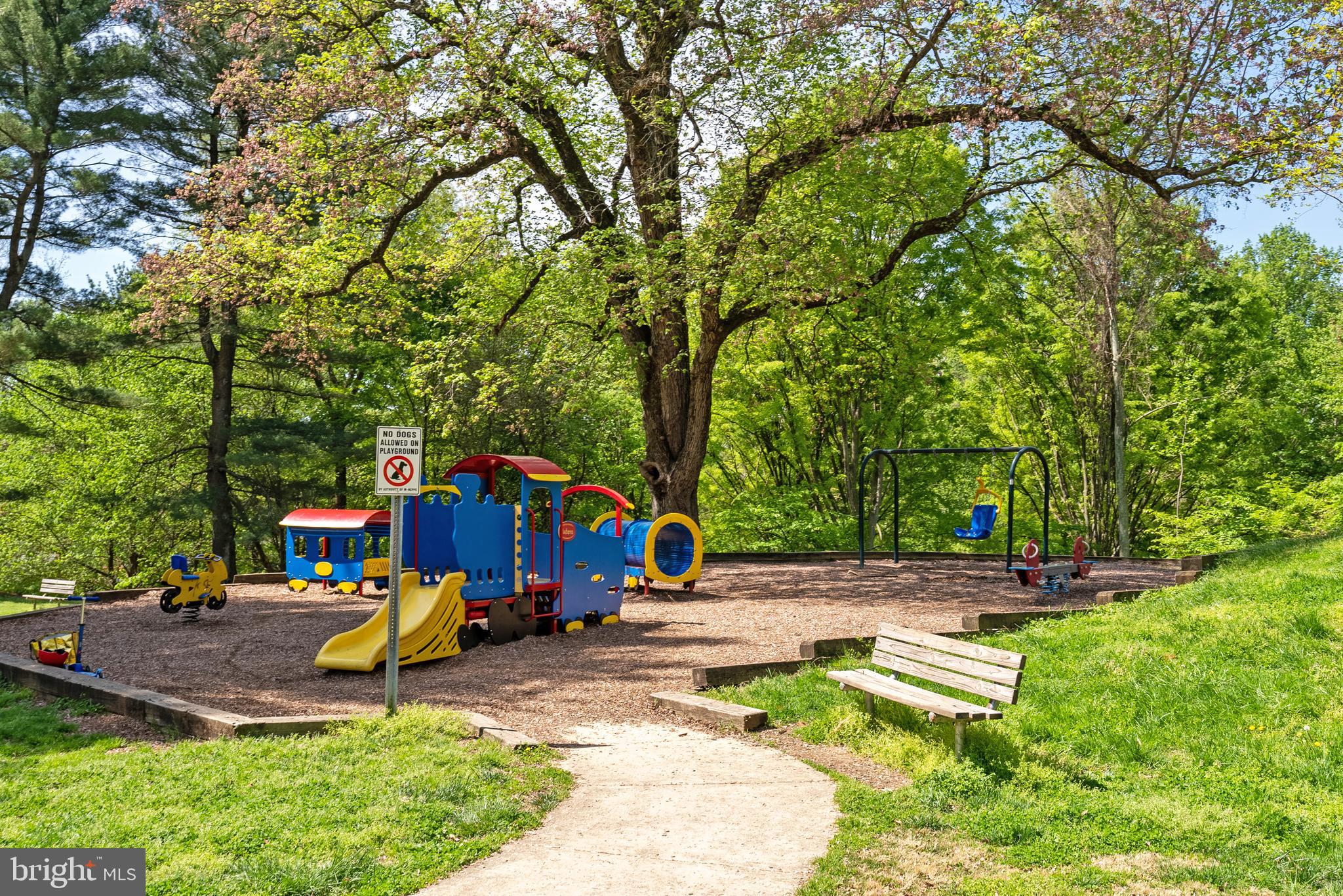 WESTMORELAND HILLS - Residential