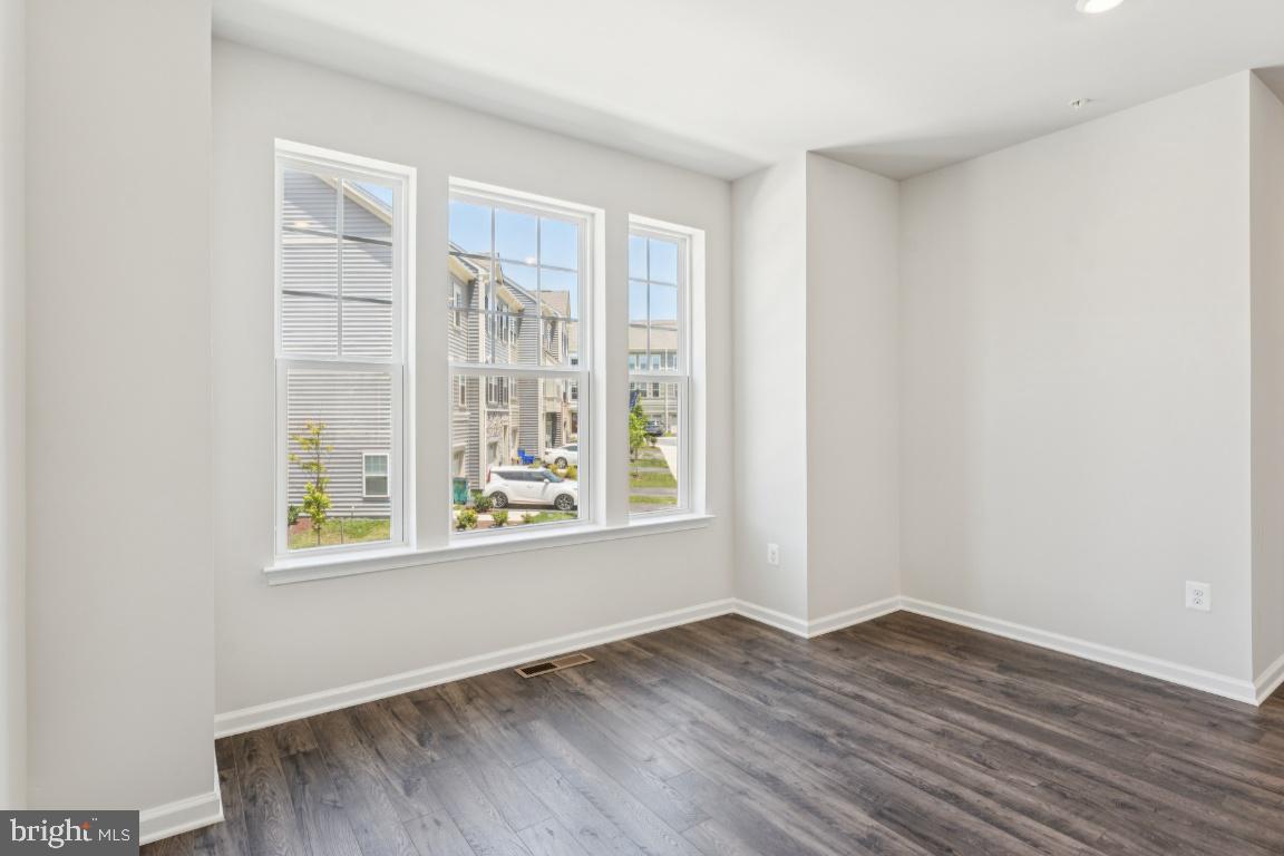 DAMASCUS VILLAGE - Residential