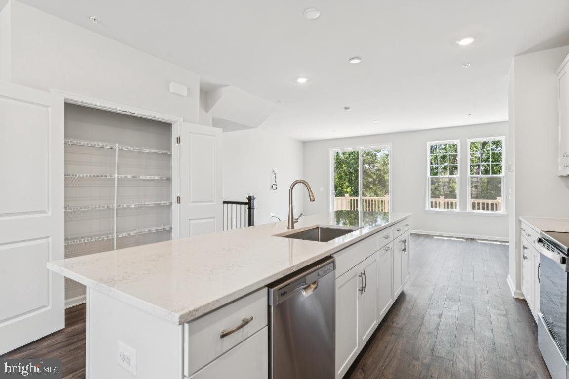 DAMASCUS VILLAGE - Residential