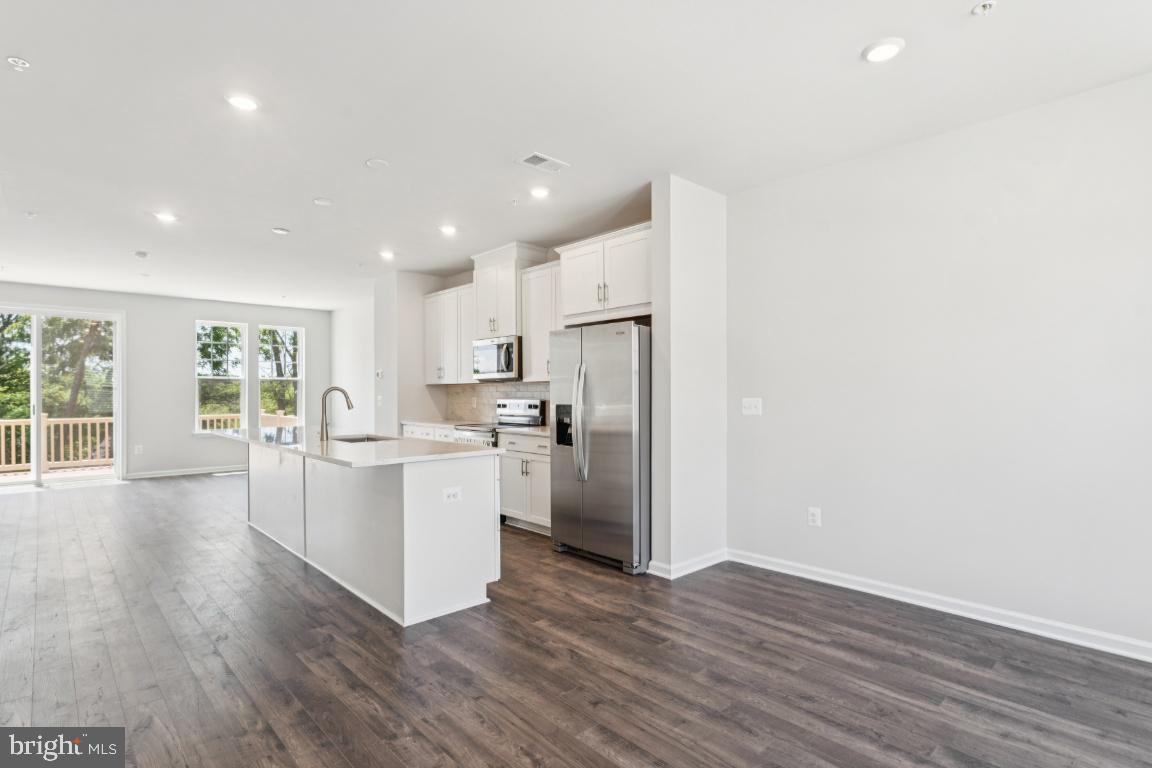 DAMASCUS VILLAGE - Residential