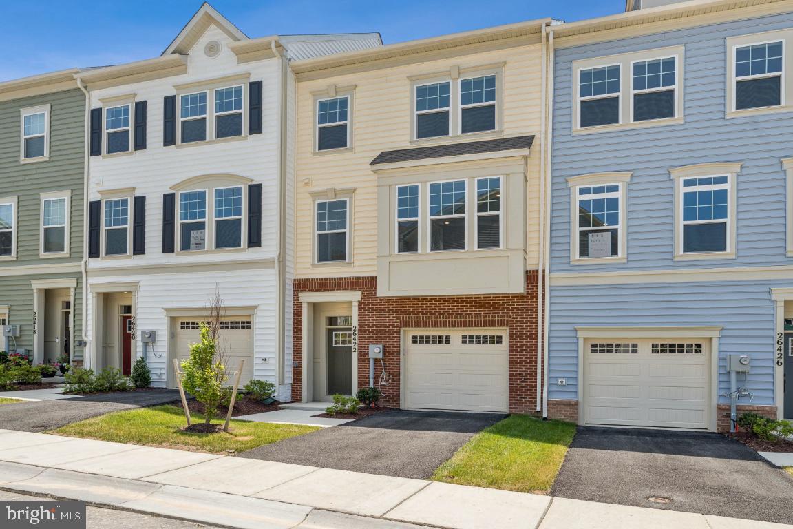 DAMASCUS VILLAGE - Residential