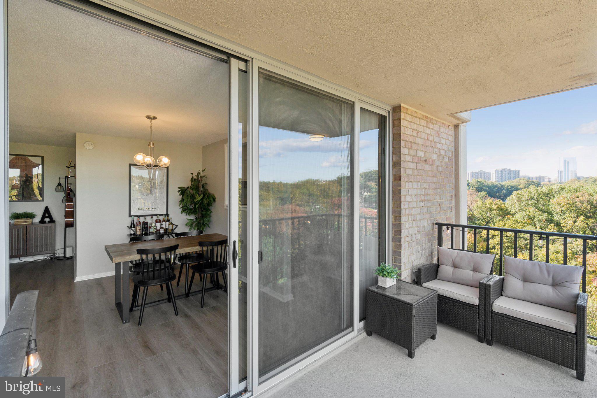 THE CARLTON - Residential