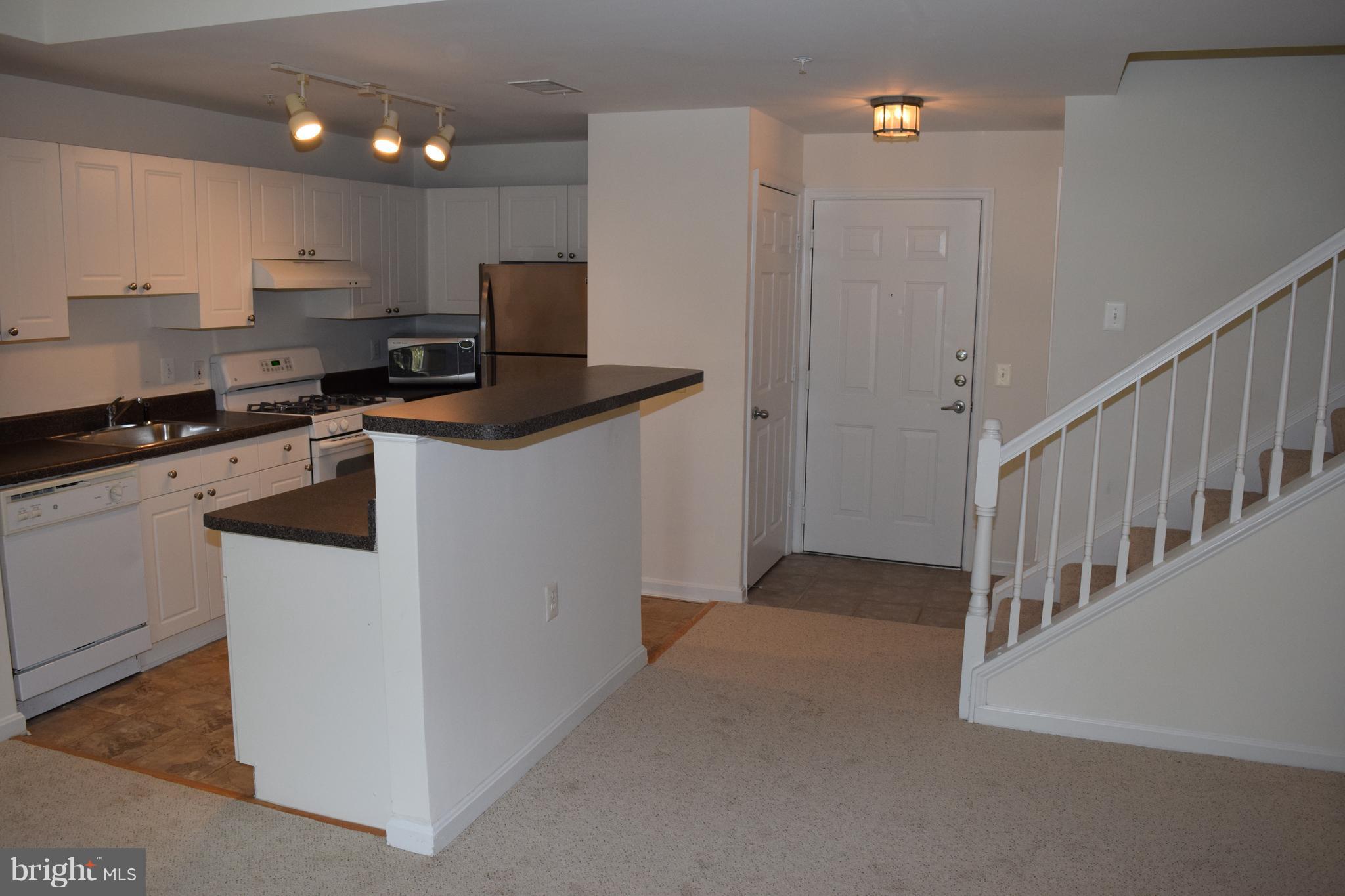 FAIRFAX RIDGE - Residential Lease