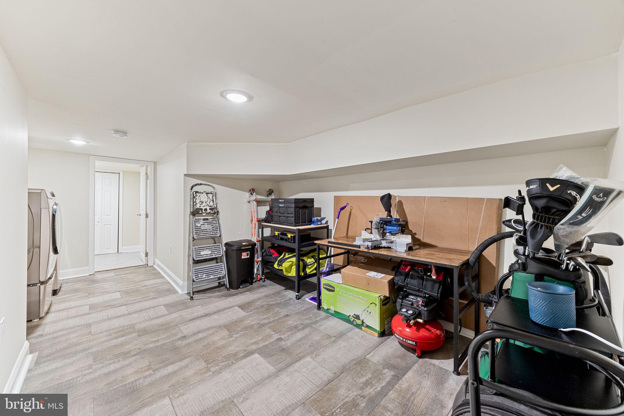 FAIRMOUNT - Residential