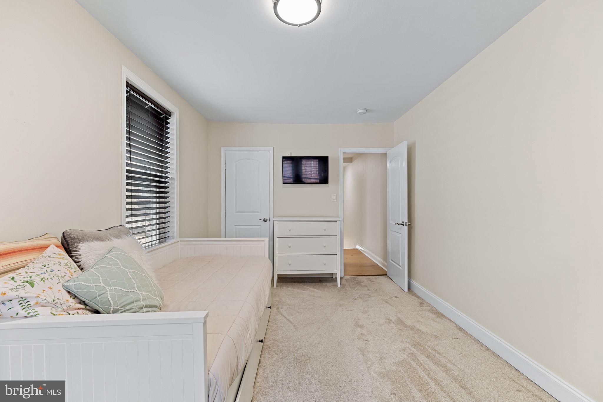 FAIRMOUNT - Residential