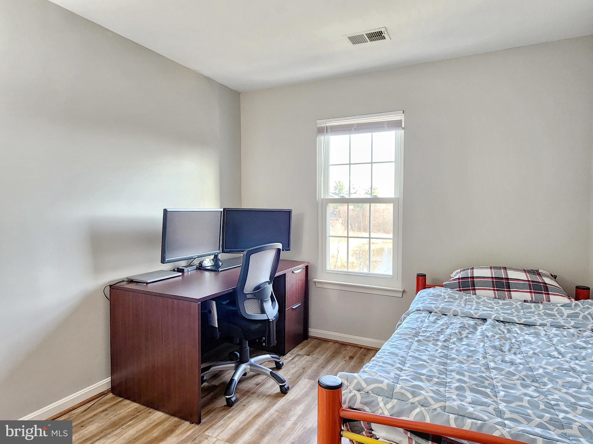 PARADISE - Residential Lease