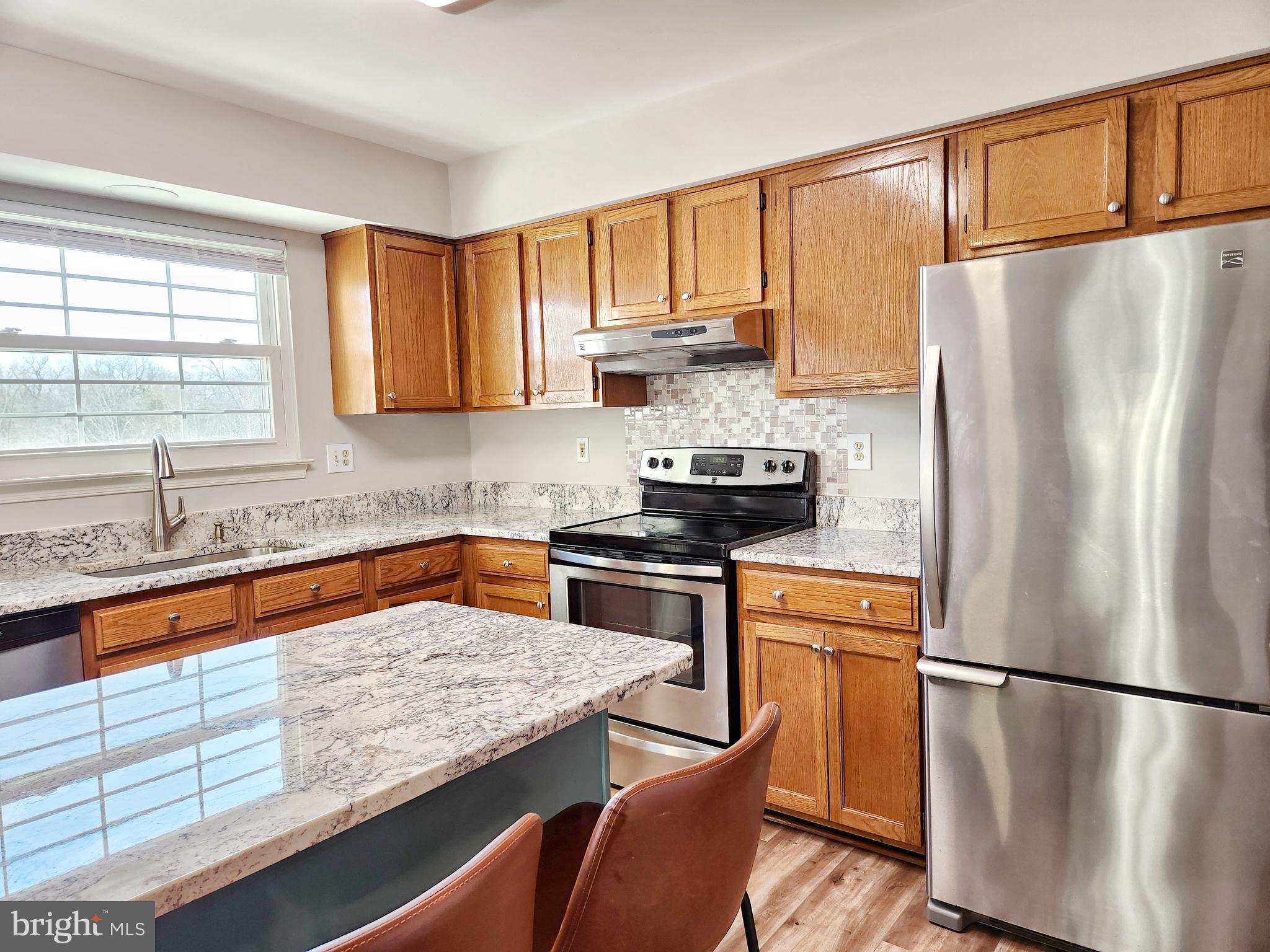 PARADISE - Residential Lease