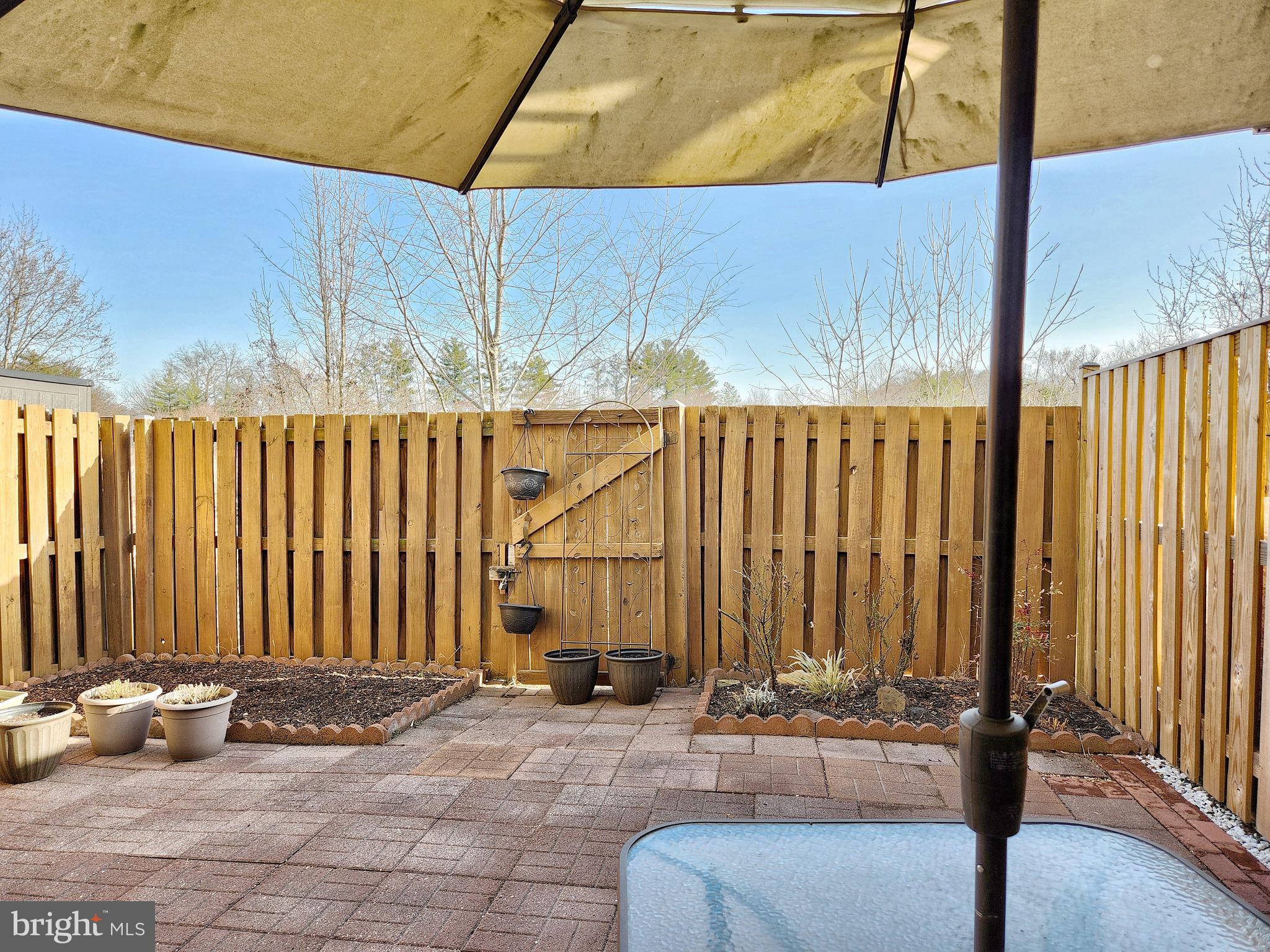 PARADISE - Residential Lease