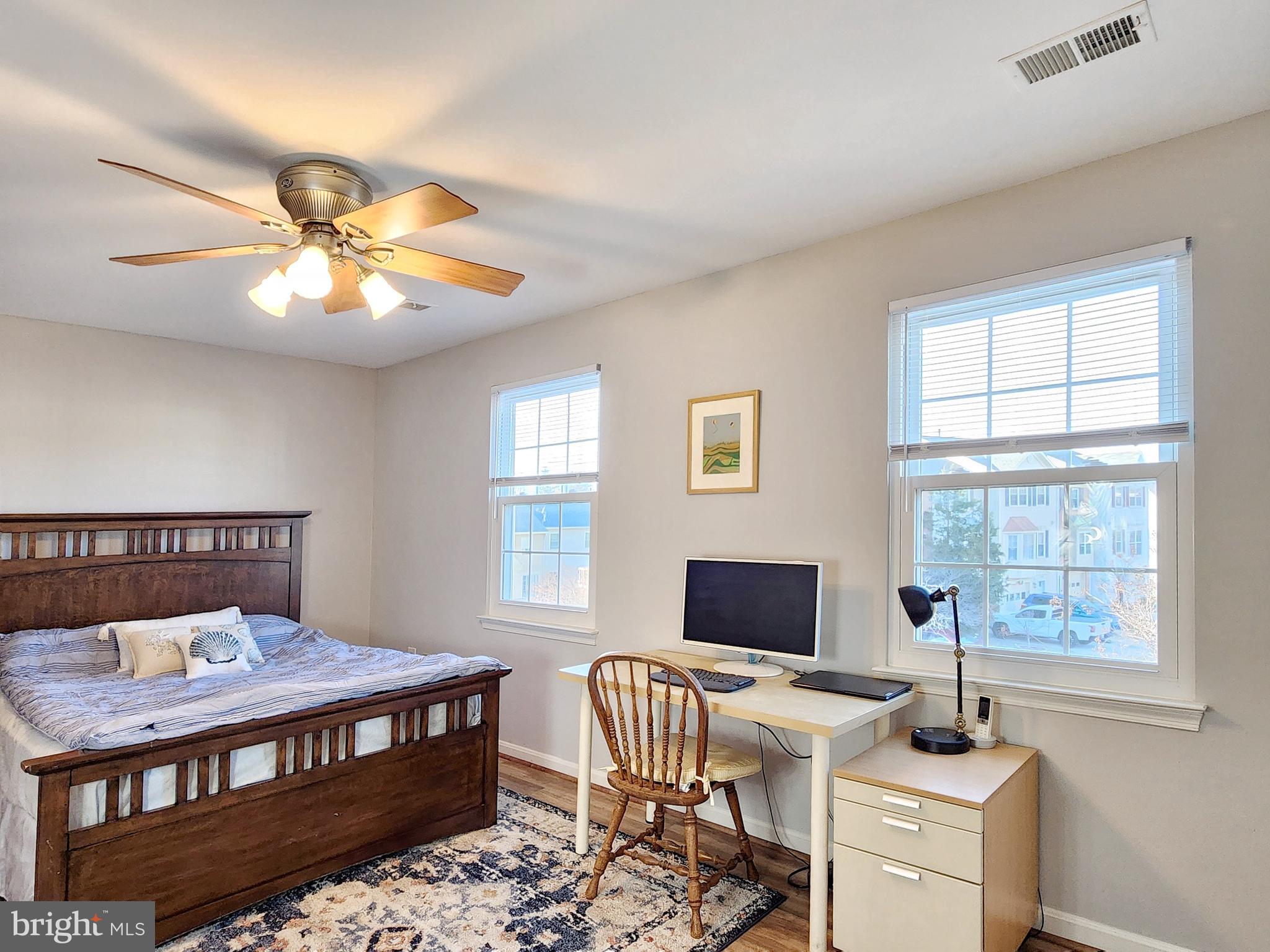 PARADISE - Residential Lease