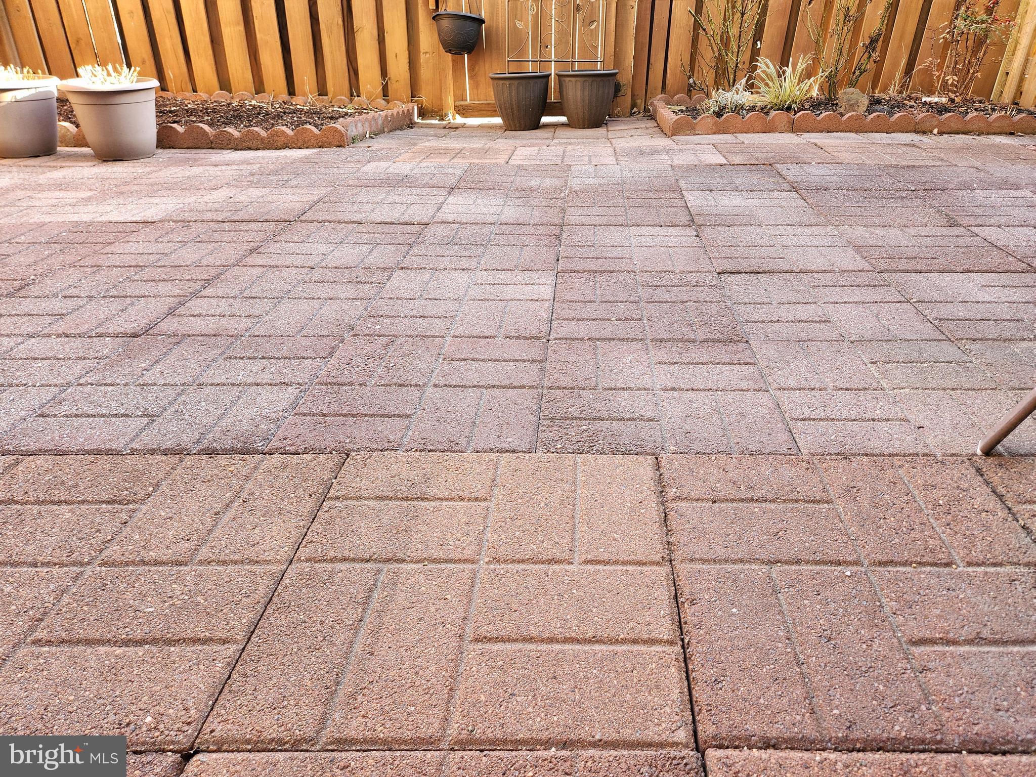 PARADISE - Residential Lease