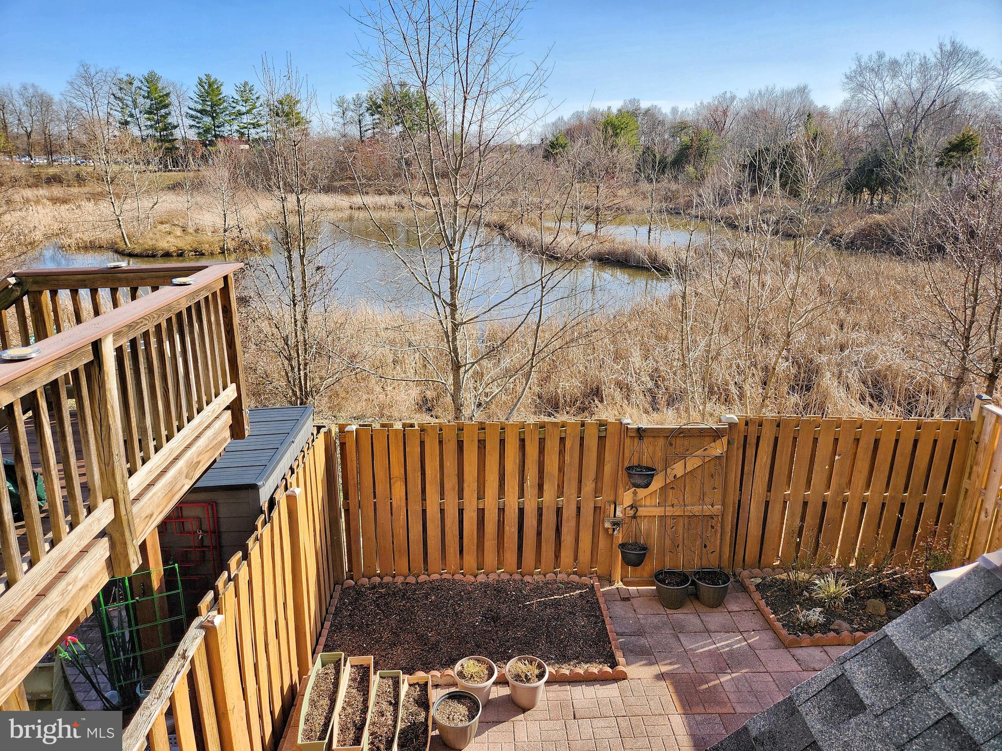 PARADISE - Residential Lease