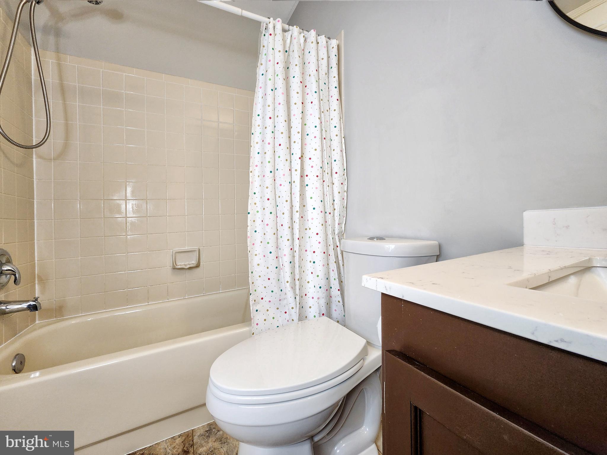 PARADISE - Residential Lease