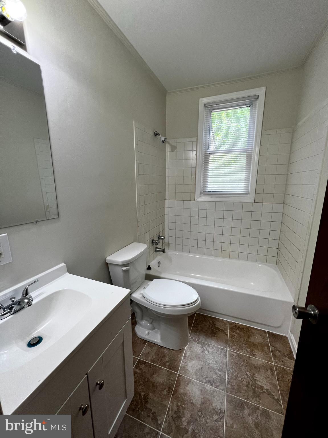 SIGEL BRN P/O GLYMONT SU - Residential Lease