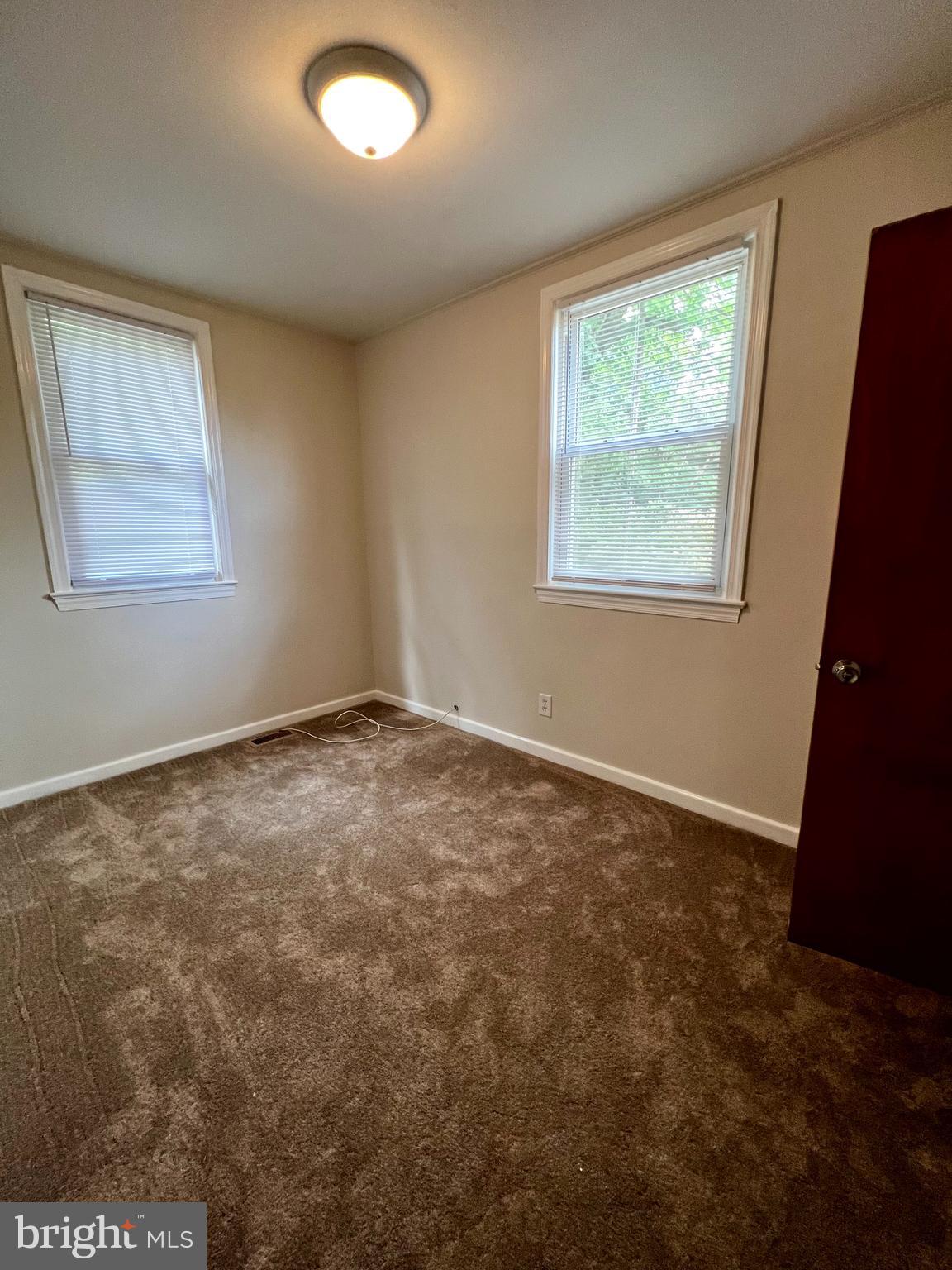 SIGEL BRN P/O GLYMONT SU - Residential Lease