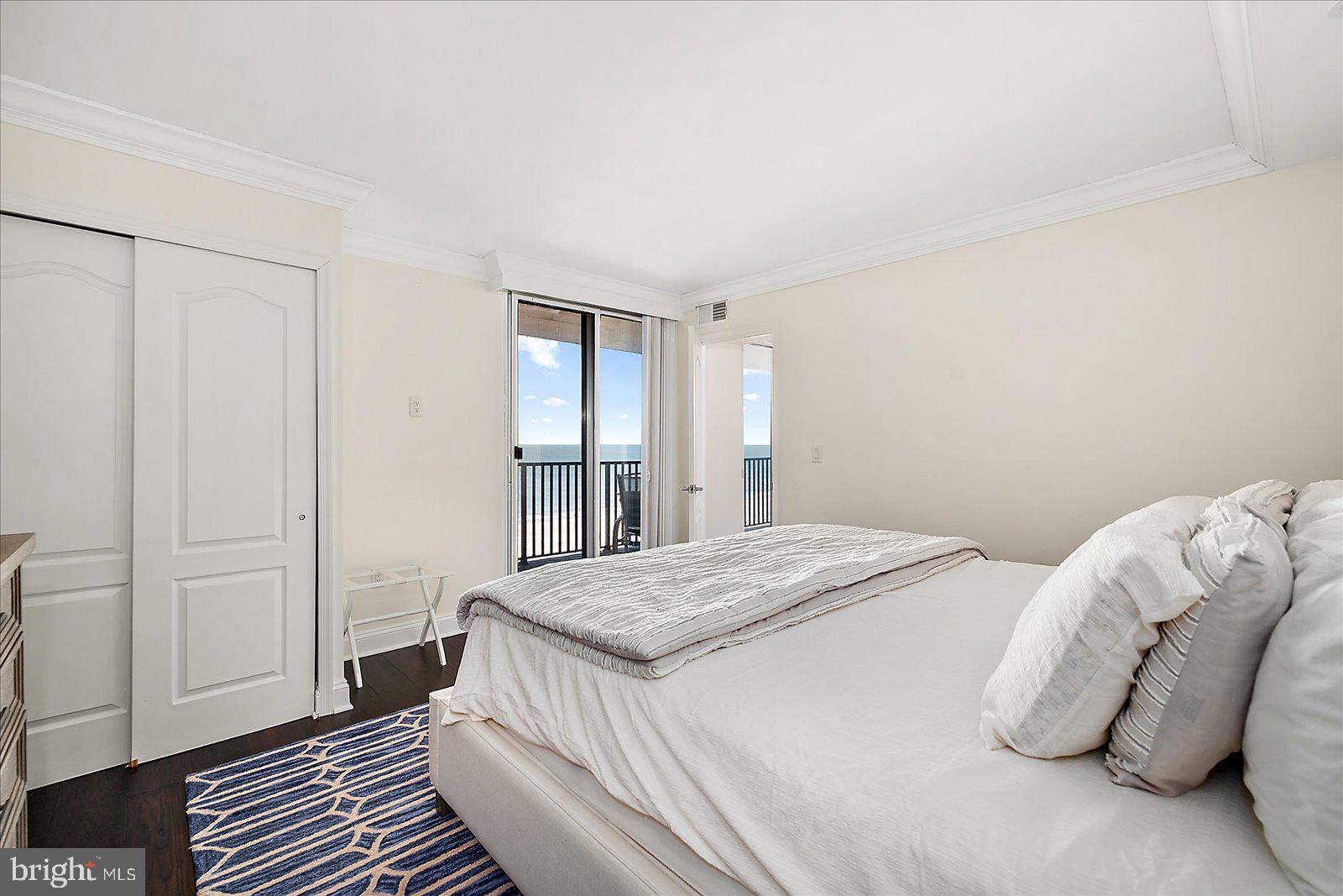 SEA COLONY EAST - Residential