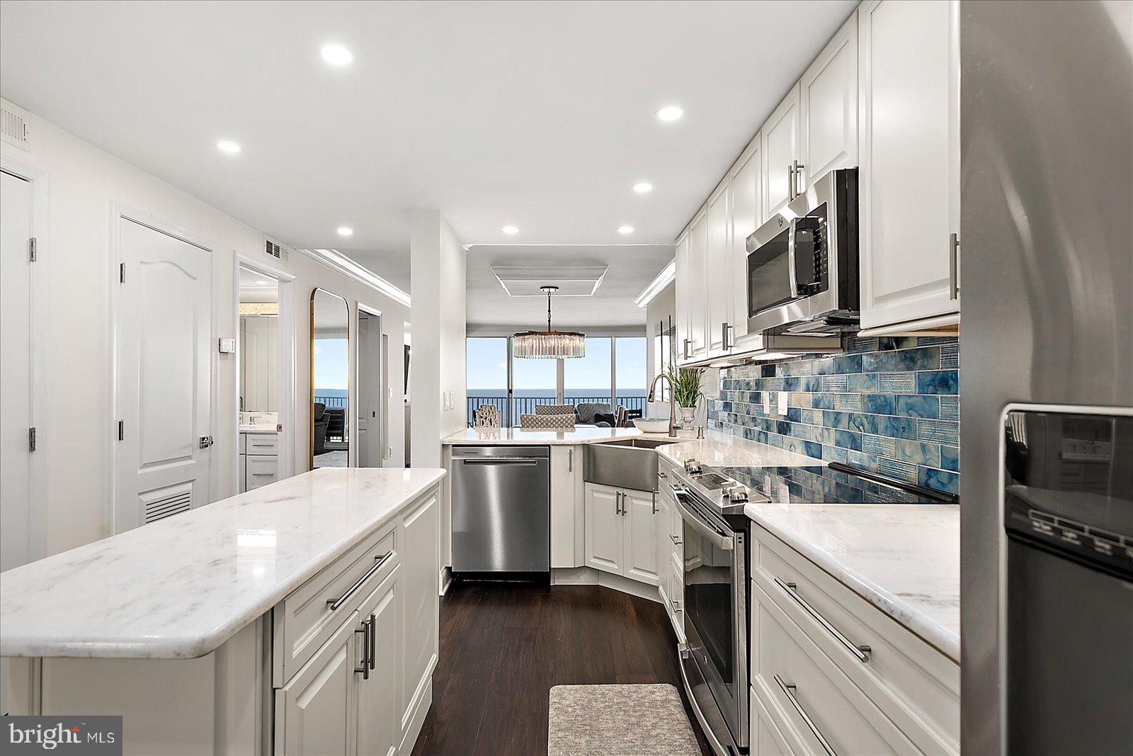 SEA COLONY EAST - Residential