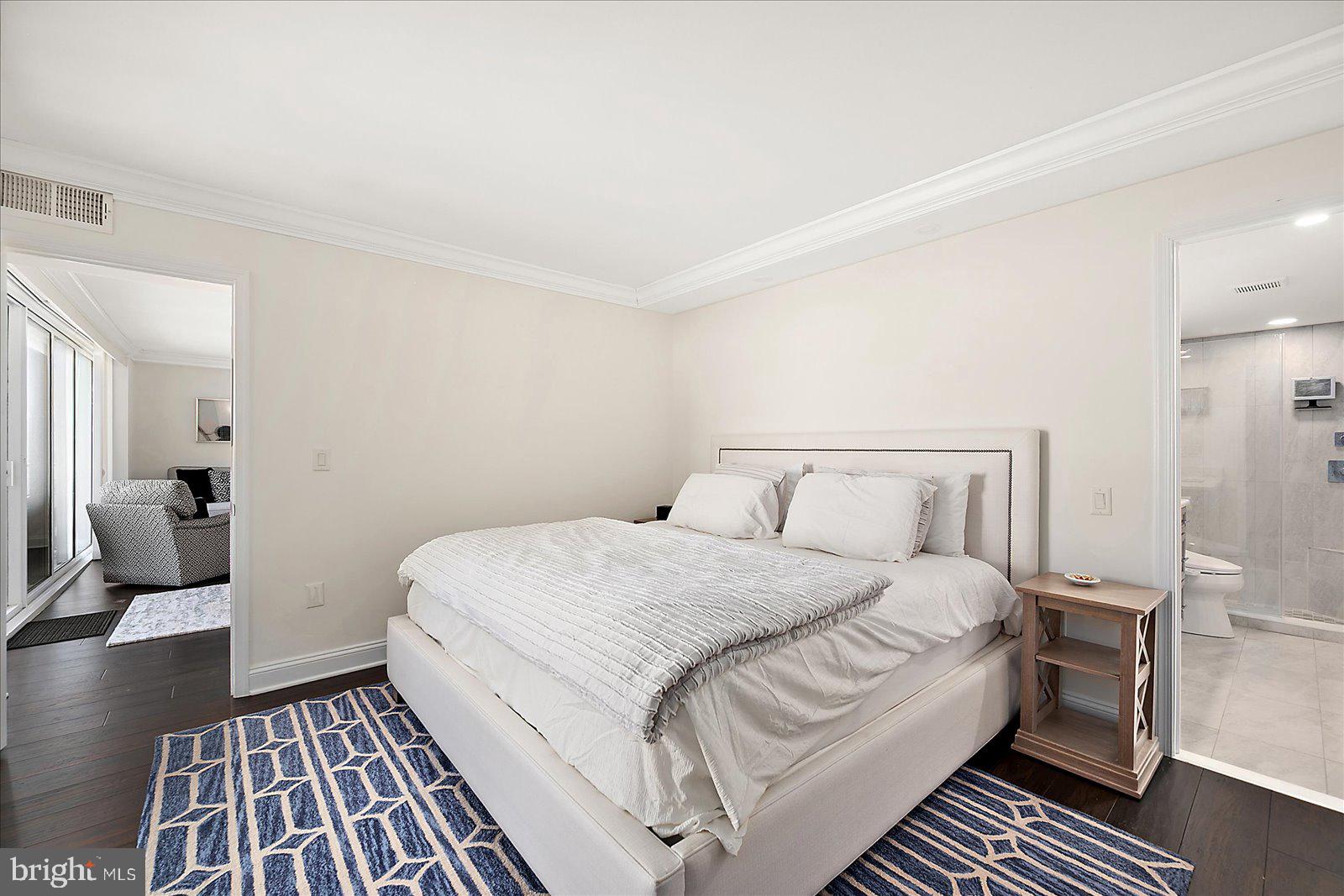 SEA COLONY EAST - Residential