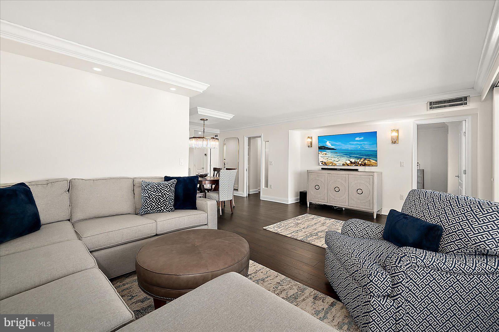 SEA COLONY EAST - Residential