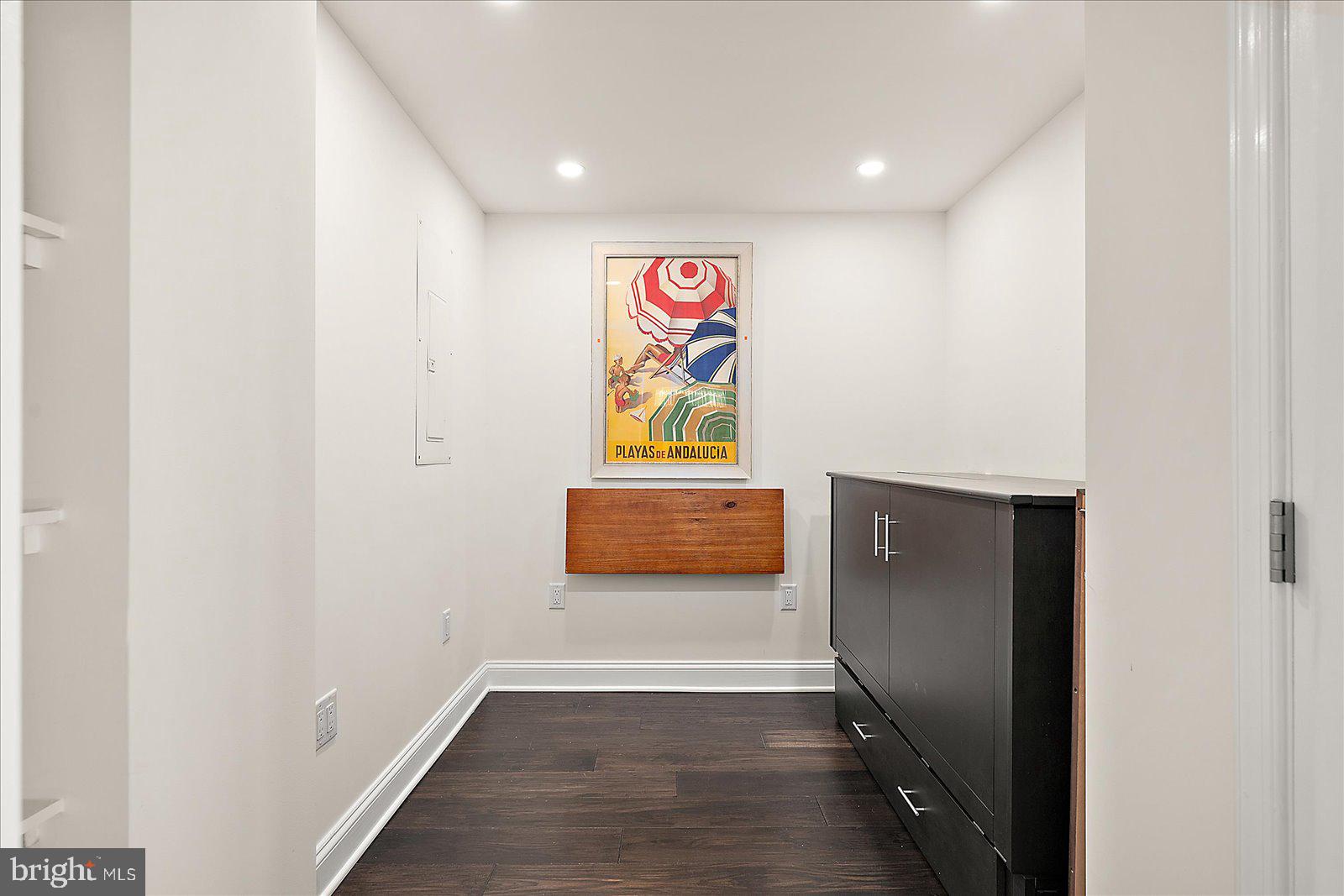 SEA COLONY EAST - Residential