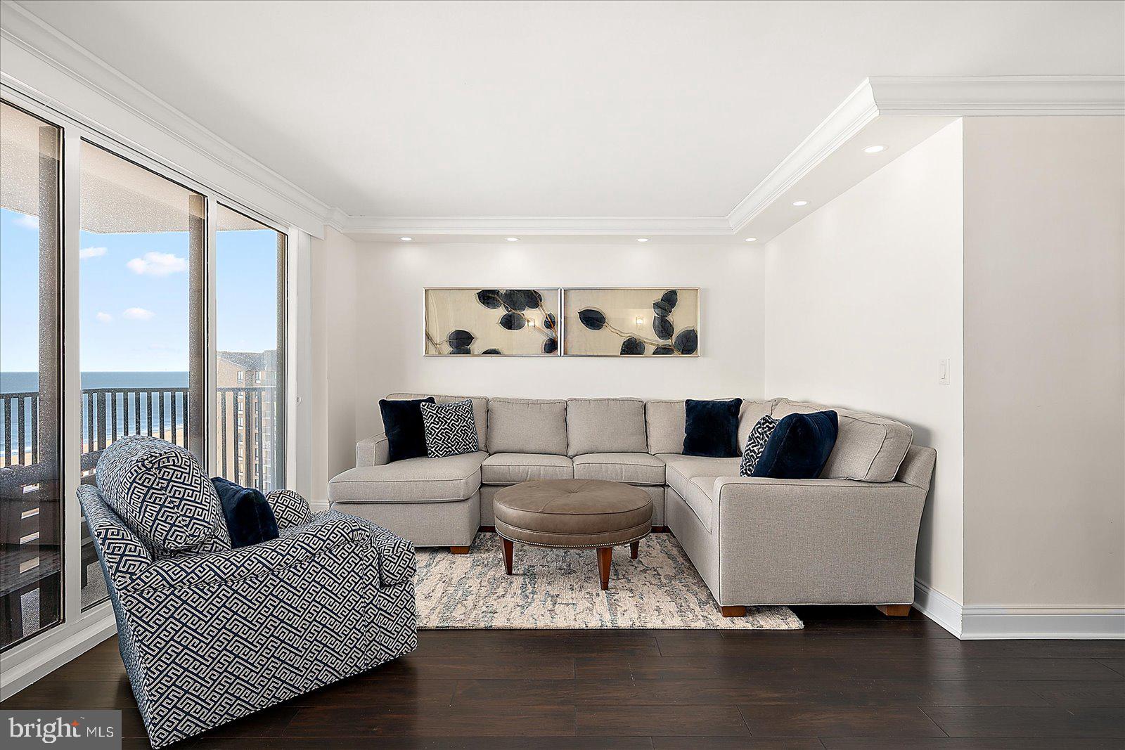 SEA COLONY EAST - Residential