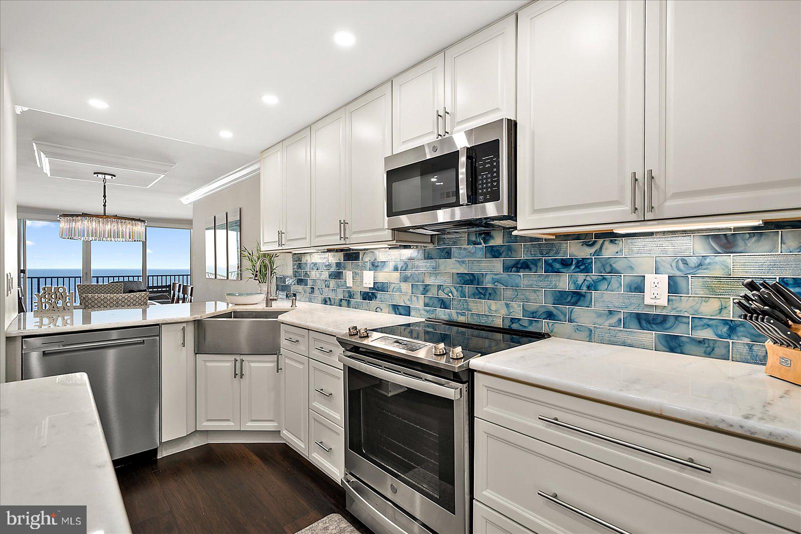 SEA COLONY EAST - Residential