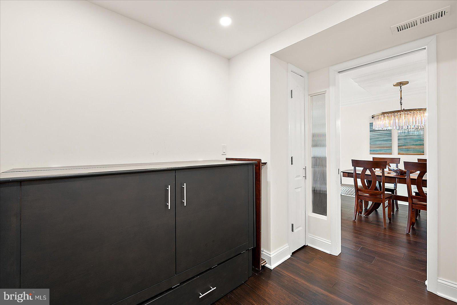 SEA COLONY EAST - Residential