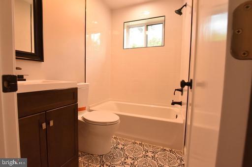 ROSEMARY KNOLLS - Residential Lease