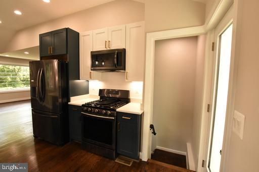 ROSEMARY KNOLLS - Residential Lease