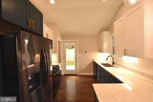 ROSEMARY KNOLLS - Residential Lease