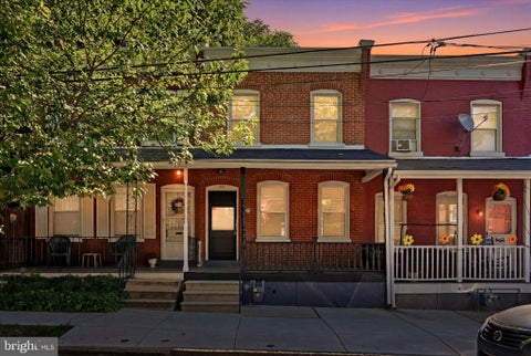 Townhouse For Sale - 227 W 22nd Street<br/> New Castle County, WILMINGTON, DE 19802