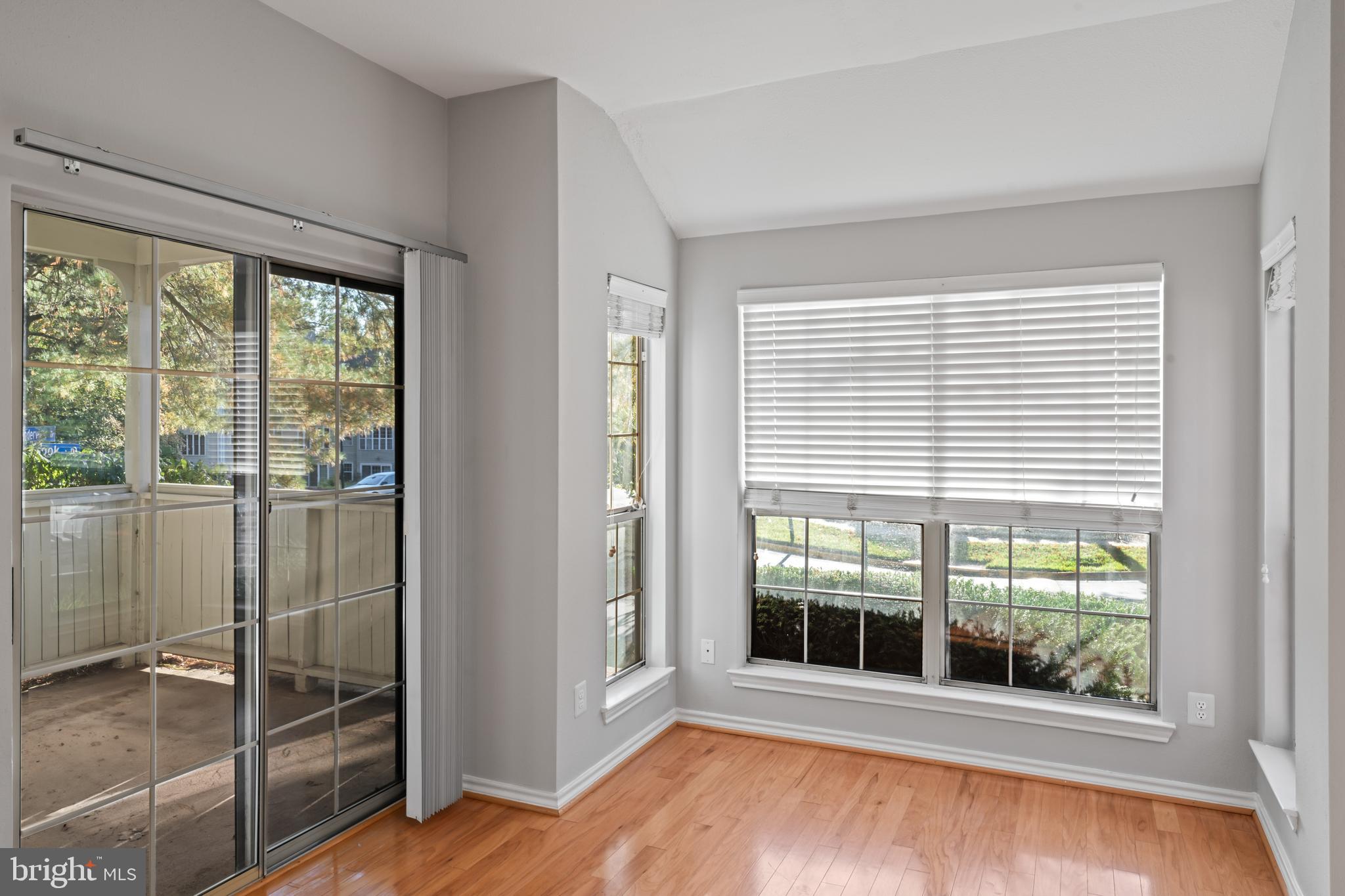 PENDERBROOK SQUARE CONDOMINIUMS - Residential