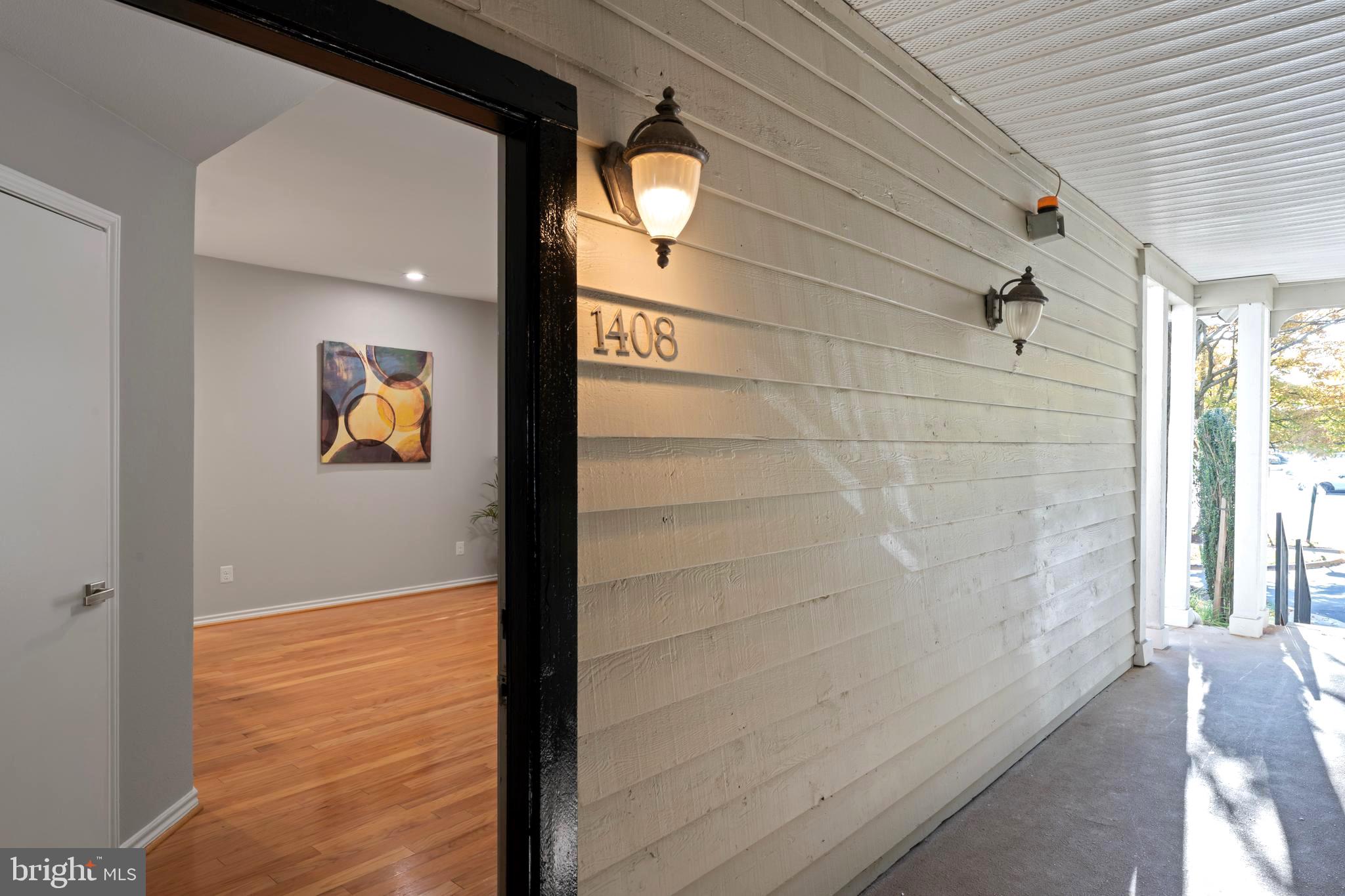 PENDERBROOK SQUARE CONDOMINIUMS - Residential