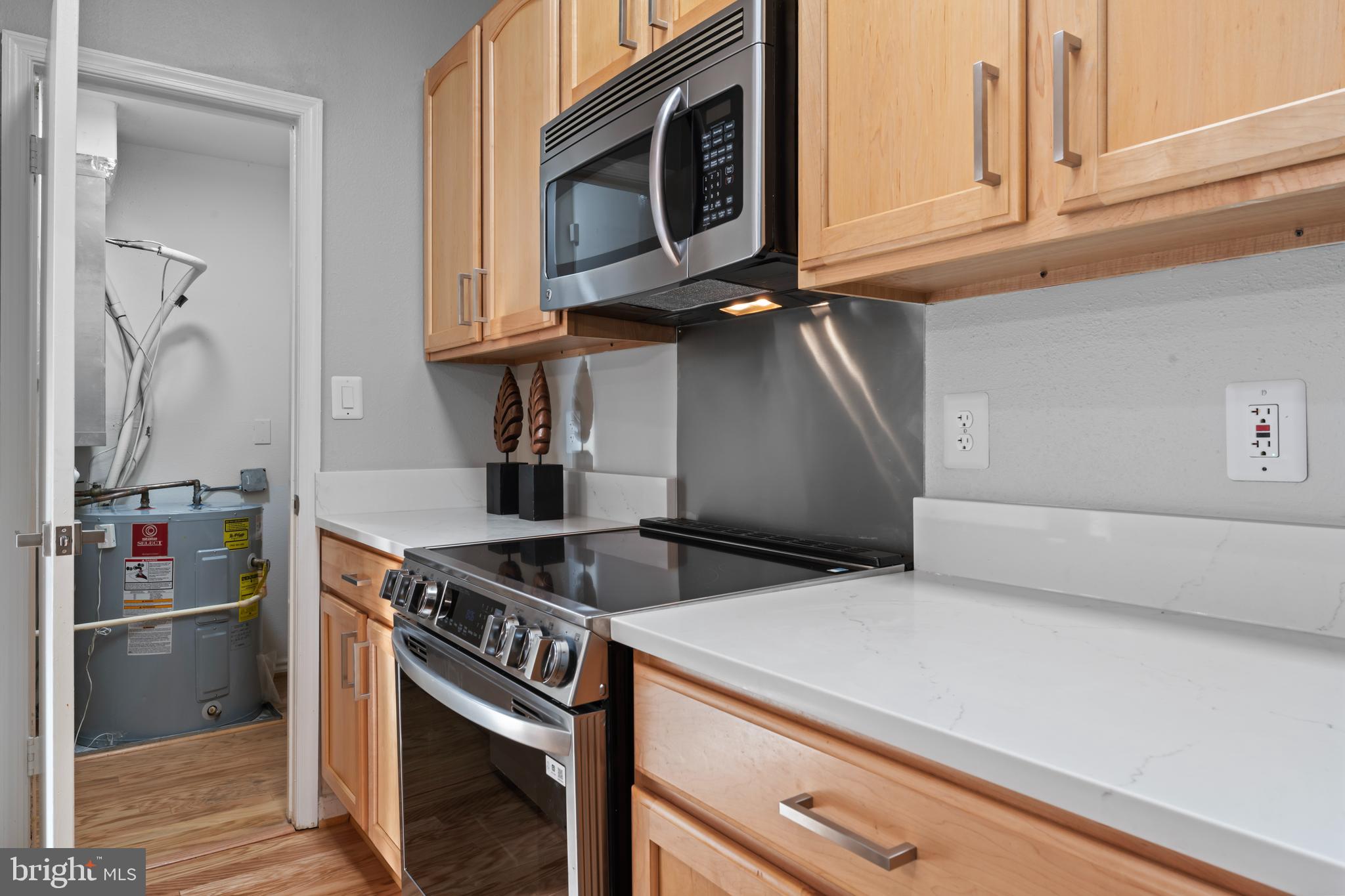 PENDERBROOK SQUARE CONDOMINIUMS - Residential