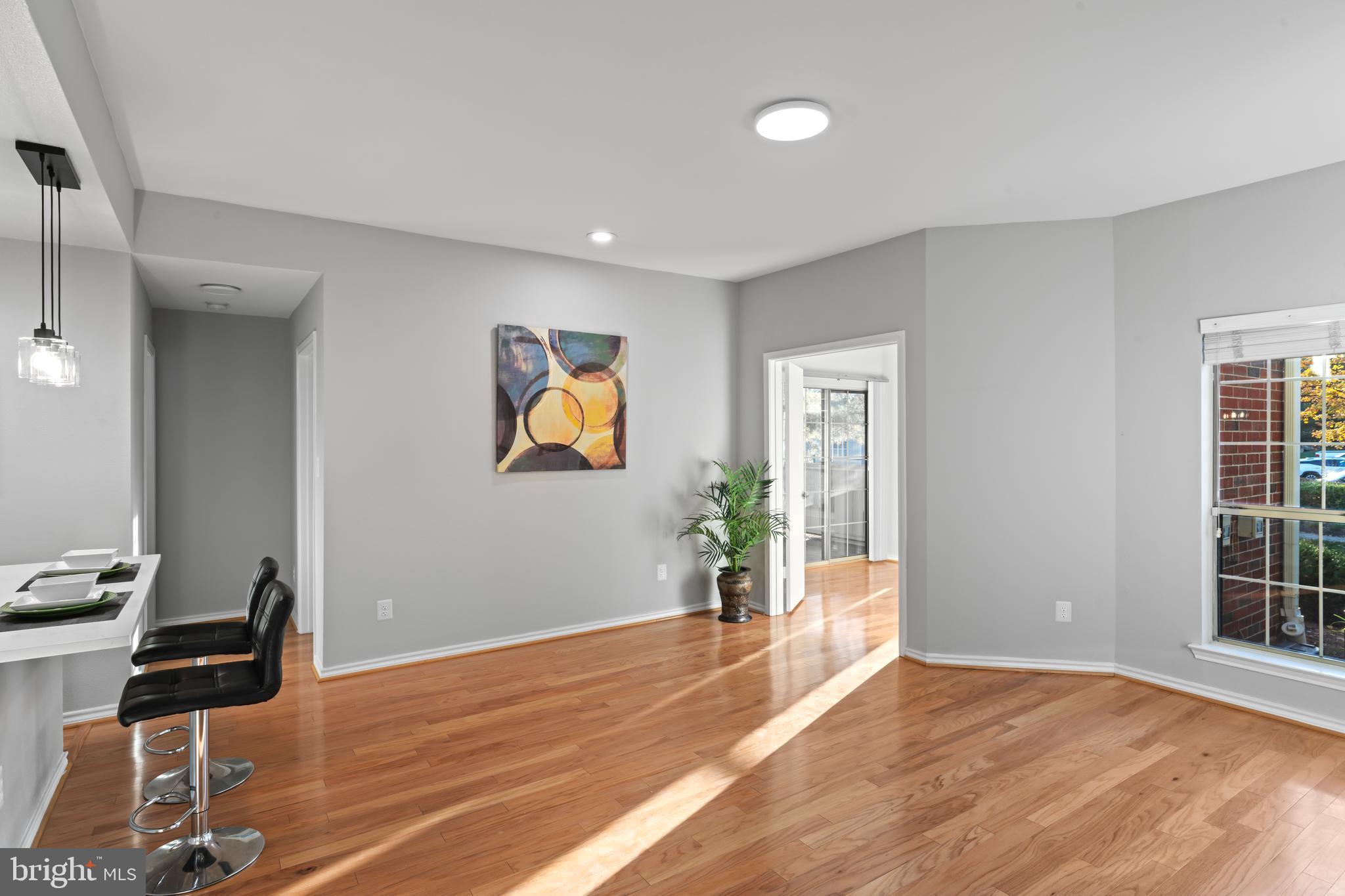 PENDERBROOK SQUARE CONDOMINIUMS - Residential