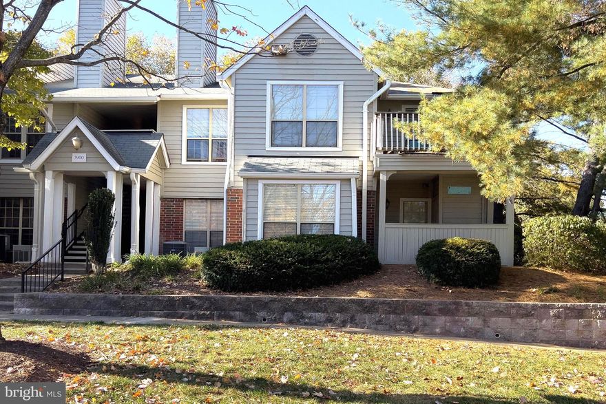 ****CLOSE TO I-66/RT.50/RT.286/WEST OAKS ROAD / FAIR OAKS MALL *** HARD TO FIND 1ST FLOOR UNIT ***NEX TO GUEST PARKING SPACE & EASY TO PARK ON THE STREET!!! ***  OAKTON HS ***RECENTLY RENOVATED OVER $20,000 *** NEW HVAC ***NEW PAINT(PROFESSIONALLY PAINTED ) *** HIGH CEILINGS BOTH BEDROOMS ***ALL WOOD FLOORS(NEW WOOD FLOORS IN MASTER BEDROOM) *** KITCHEN ( NEW KITCHEN QUARTZ COUNTER TOP-- NEW DESIGNED WITH LARGE ISLAND),  NEW SINK, NEW FAUCET/NEW CABINET HANDLES, NEW LIGHT FIXTURES ***NEW LIGHT FIXTURES IN FOYER, BOTH BEDROOMS, HALLWAY *** NEW 2 RECESSED LIGHTS IN LIVING ROOM & CLOSET, BATHROOM, NEW SMOKE DETECTOR *** NEW THERMOSTAT ***BATHROOM (  REFACED WITH  EPOXY COUNTER TOP, NEW CABINET HANDLE, NEW LIGHT FIXTURE, NEW TOILET BOWL, NEW TUB SHOWER, NEW FAUCET , NEW SHOWER FAUCET HANDLE, NEW SHOWER ROD, NEW LIGHT FIXTURE) ** WASHER AND DRYER IN UNIT ***FIREPLACE *** BUILT IN BOOK SHELVE + DESK IN LIVING ROOM(CAN USE AS OFFICE) ***