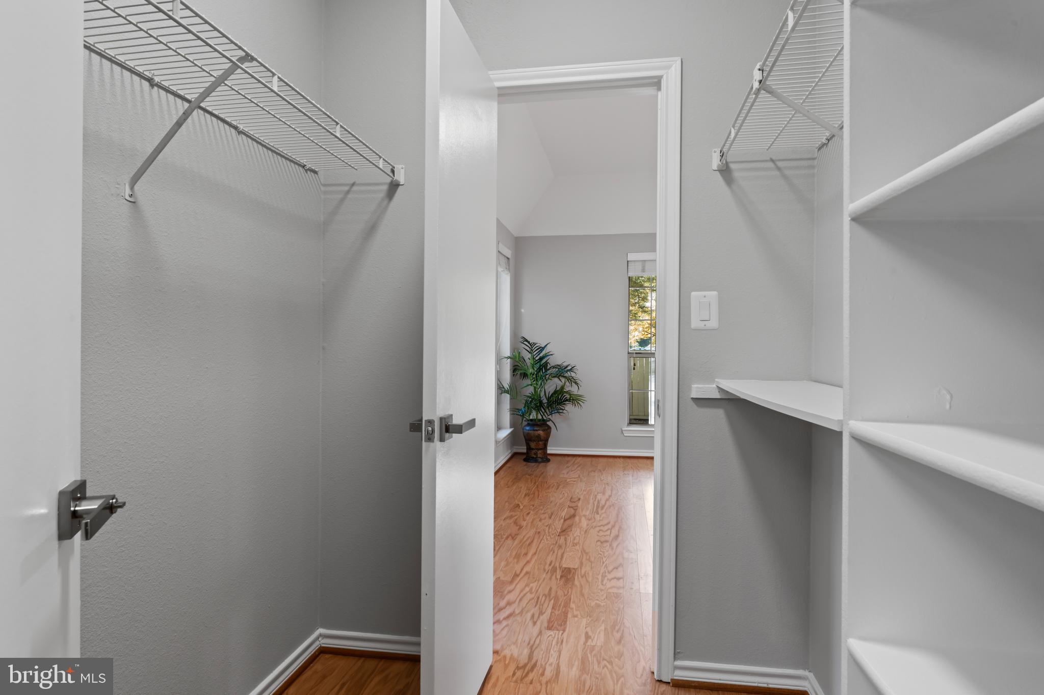 PENDERBROOK SQUARE CONDOMINIUMS - Residential