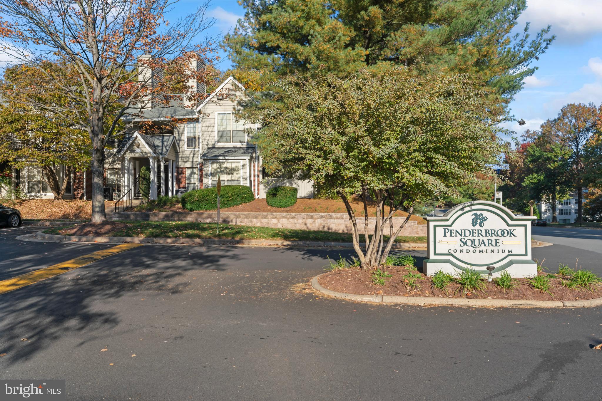 PENDERBROOK SQUARE CONDOMINIUMS - Residential