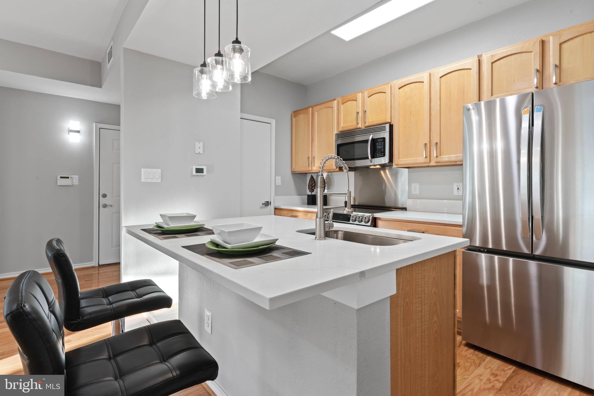 PENDERBROOK SQUARE CONDOMINIUMS - Residential