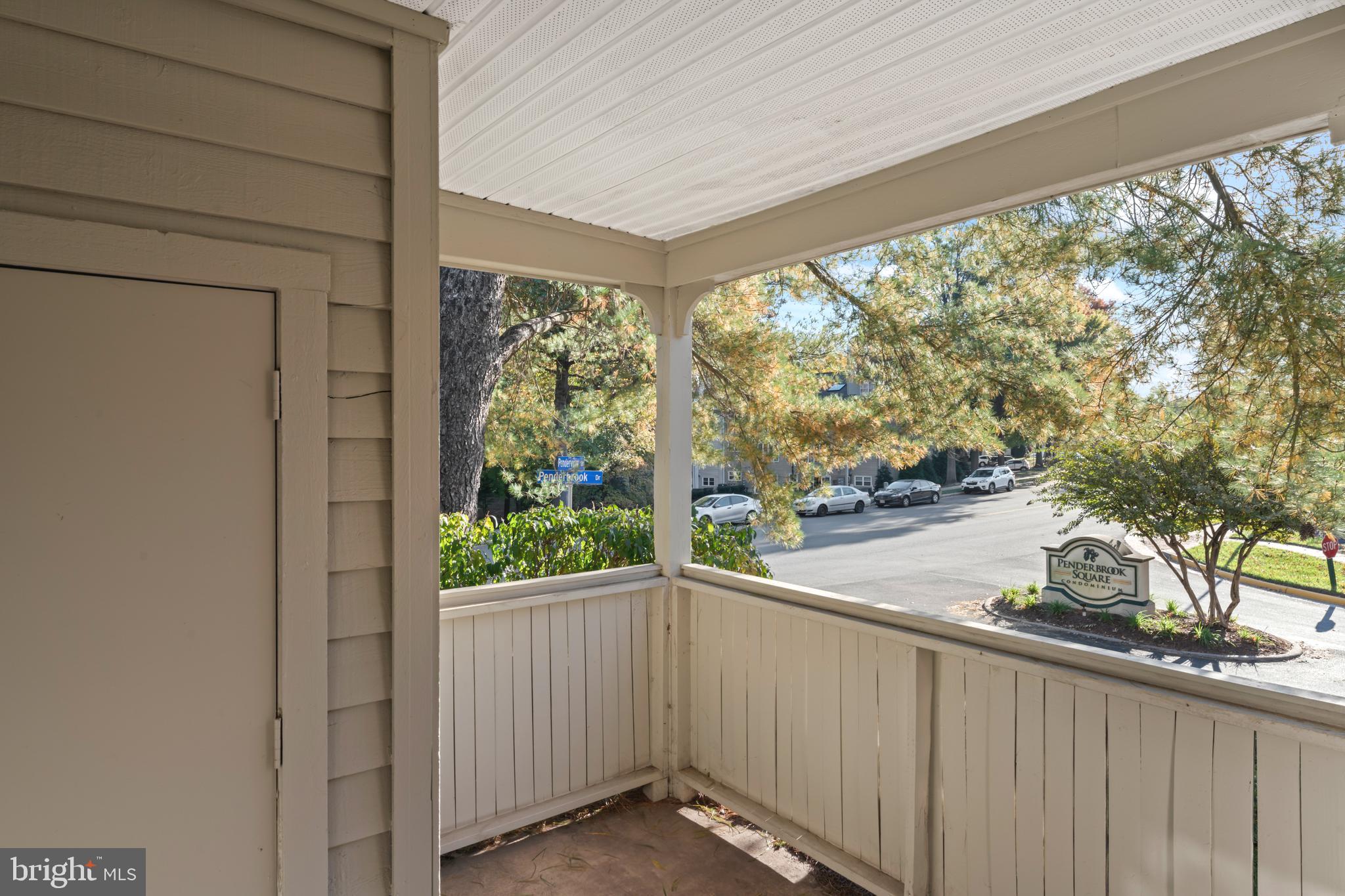 PENDERBROOK SQUARE CONDOMINIUMS - Residential