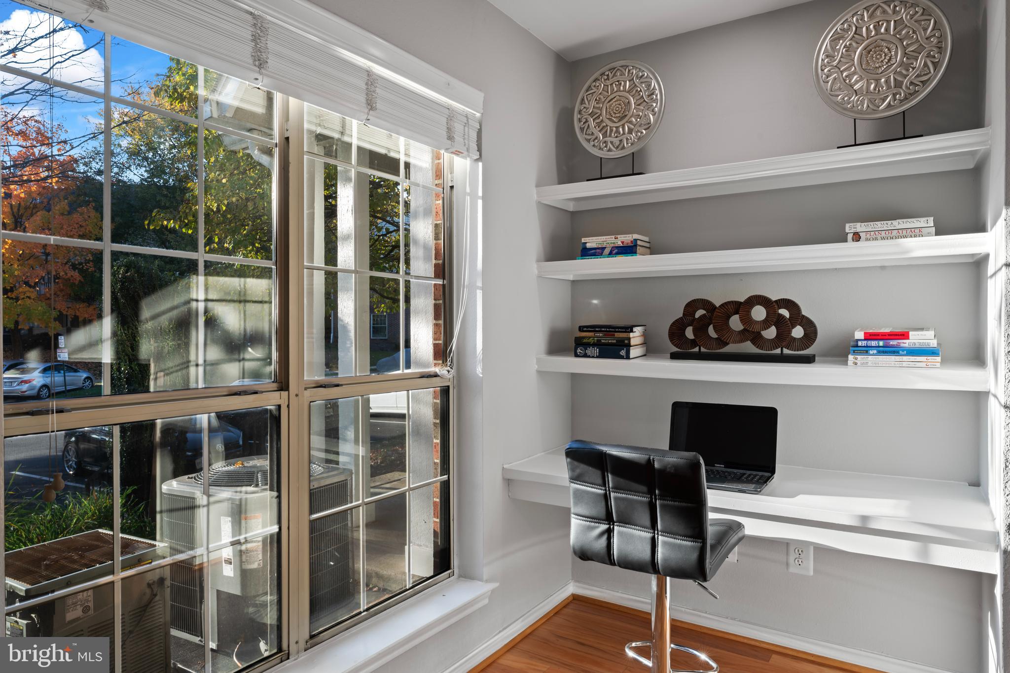 PENDERBROOK SQUARE CONDOMINIUMS - Residential