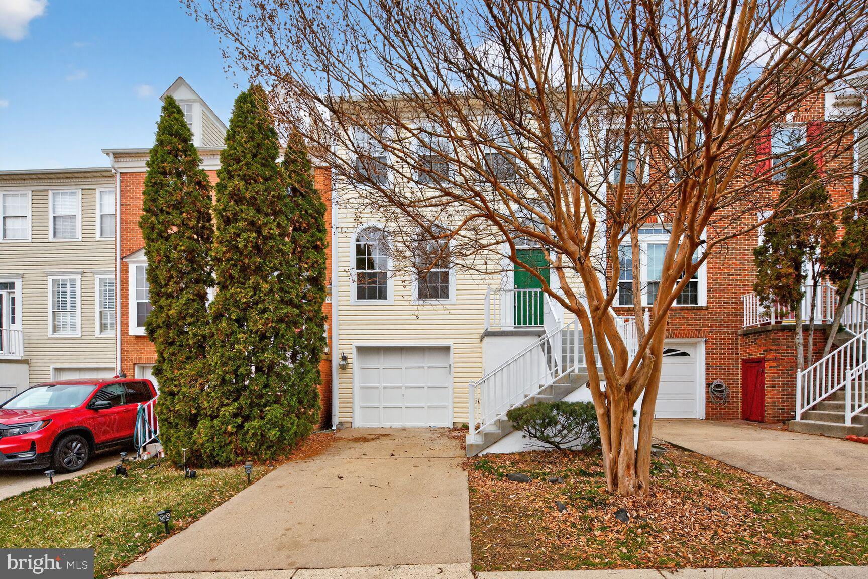 6808 CEDAR LOCH COURT