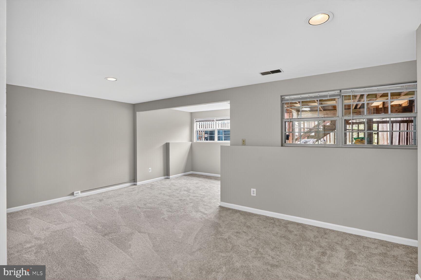 COMPTON VILLAGE - Residential