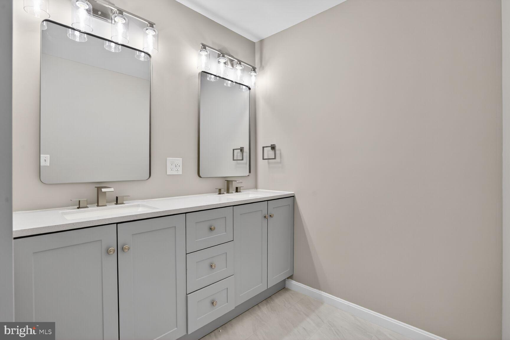 COMPTON VILLAGE - Residential