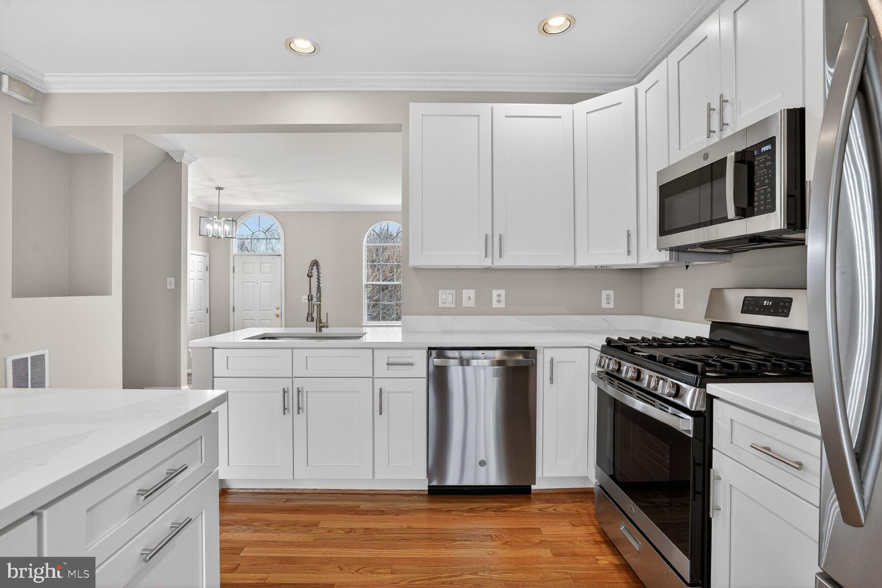 COMPTON VILLAGE - Residential